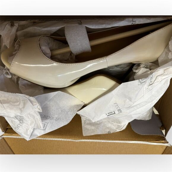 Liz Claiborne White Peep Toe Heels | Size 6.5 | New in Box (NIB) - Picture 7 of 7